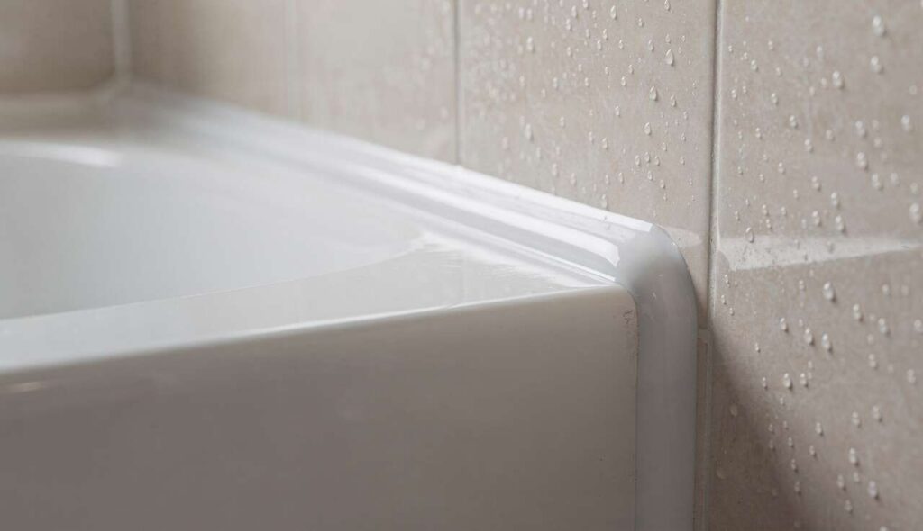 Come rimuovere macchie nere sul silicone del bagno